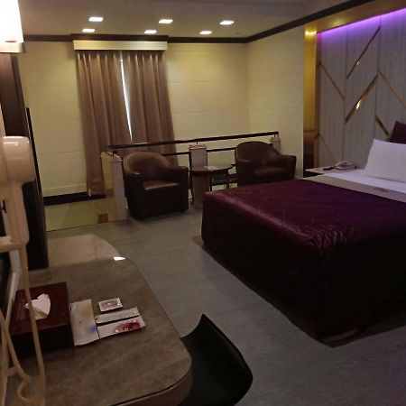 Xin Yuan Motel Taichung Exterior foto