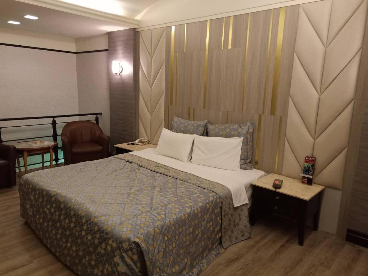 Xin Yuan Motel Taichung Exterior foto