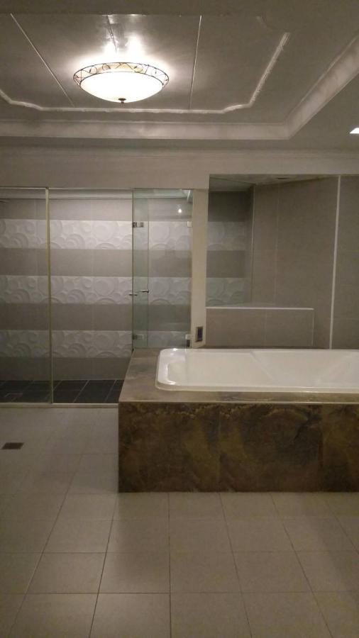 Xin Yuan Motel Taichung Exterior foto